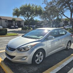 Hyundai Elantra 2012