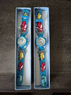 Kid watch both for $15 doesn’t have batteries