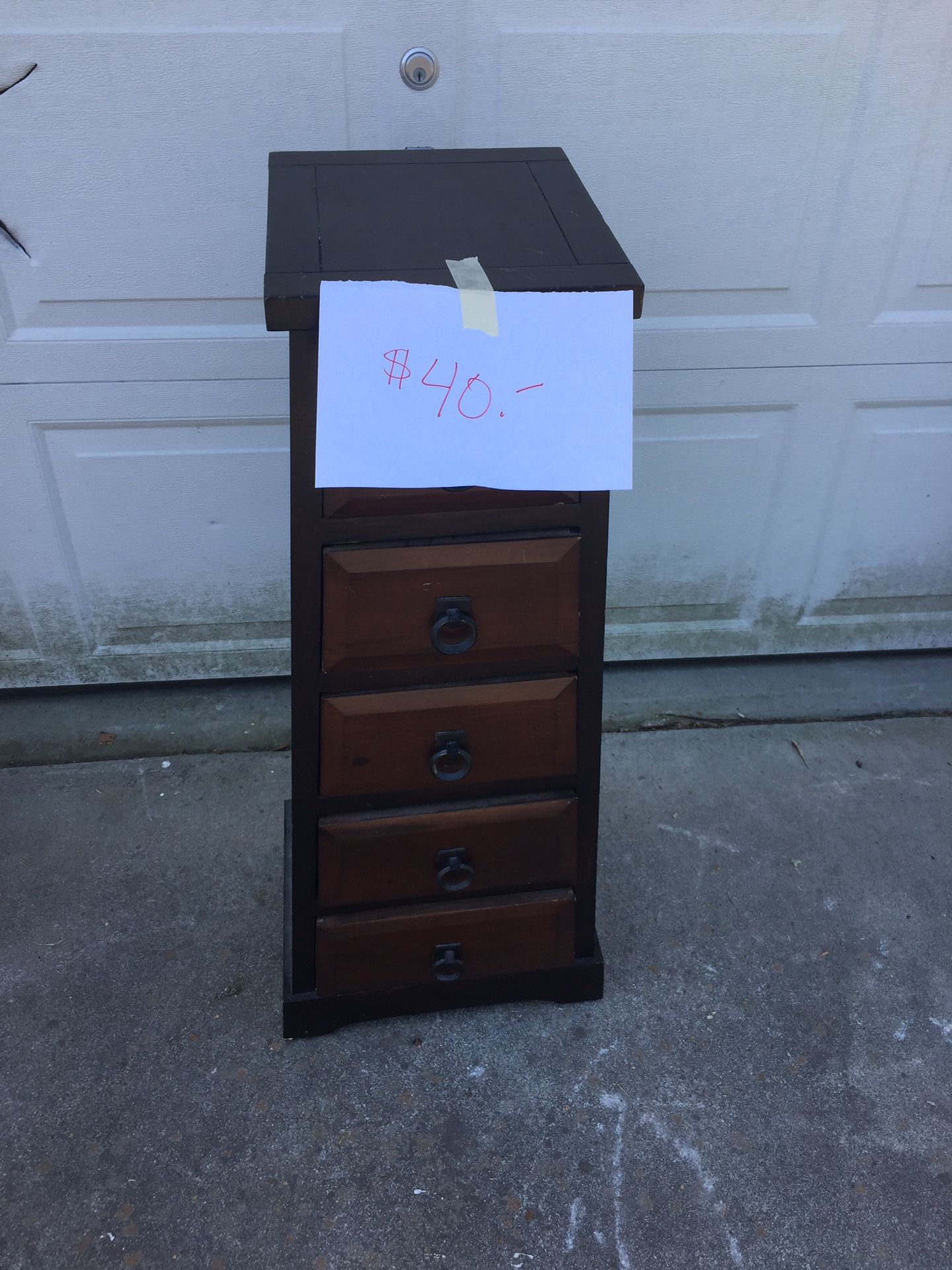 Drawers/Small table