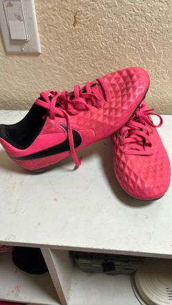 Soccer shoes 4.5