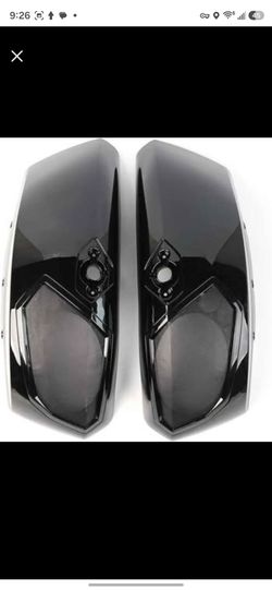 Victory Saddlebag Lids with Speaker Housing