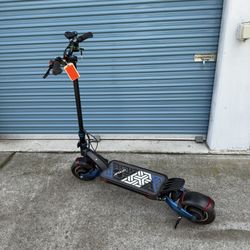 Apollo Pro Electric Scooter- LIKE NEW