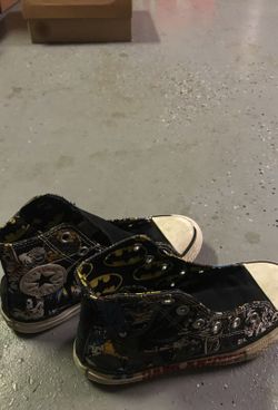 Converse high top Batman For Boys Size 13.5