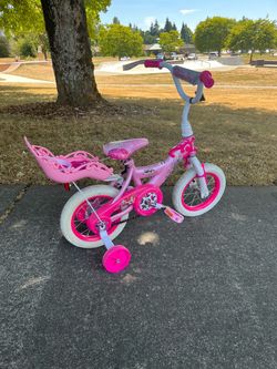 PRINCESS 👑 KIDS BIKE SIZE 12 INCHES WITH TRAINING WELLS  WITH FOR DOLL SEAT $60 FIRM ONLY CASH