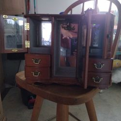 Jewelry Hutch 