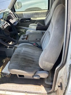 Driver front seat 1993 Chevy Silverado sierra gray cloth ( extra CAB)