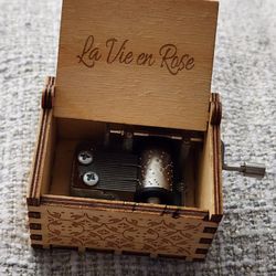 La Vie En Rose Music Box 