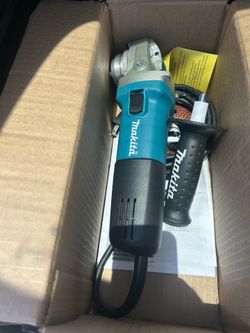 Makita Corded Grinder and grinding wheel