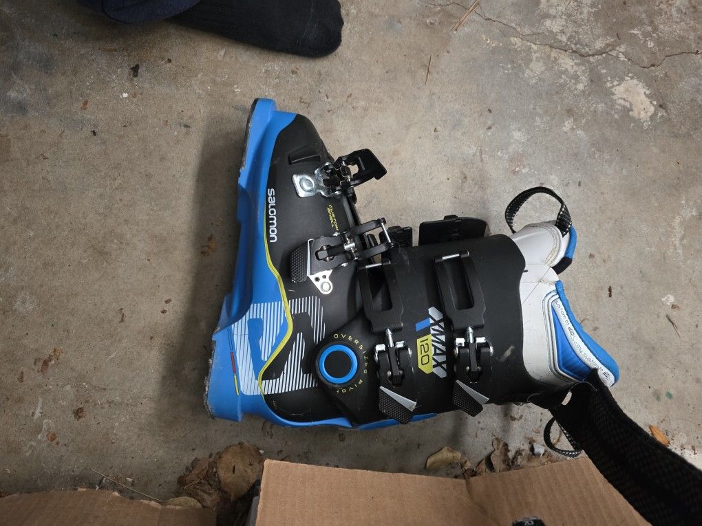 Salomon X120 Ski Boots Size 25.5