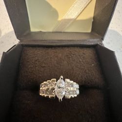Lady's 14KT Yellow Gold Engagement Ring