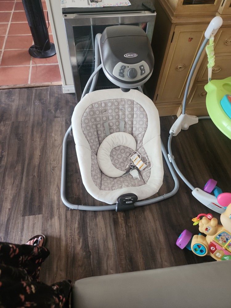 Graco Baby Swing 