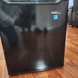 Small Fridge For Sales 