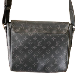 Authentic Louis Vuitton District PM