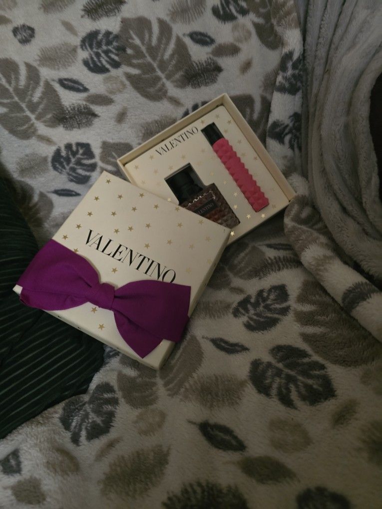Valentino Perfume 