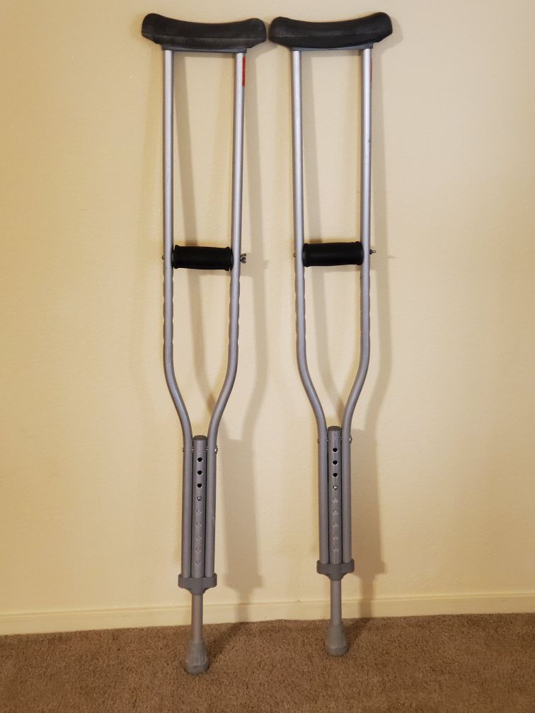 Crutches. Address : 6105 S Fort Apache Rd, 89148. Pick up only.