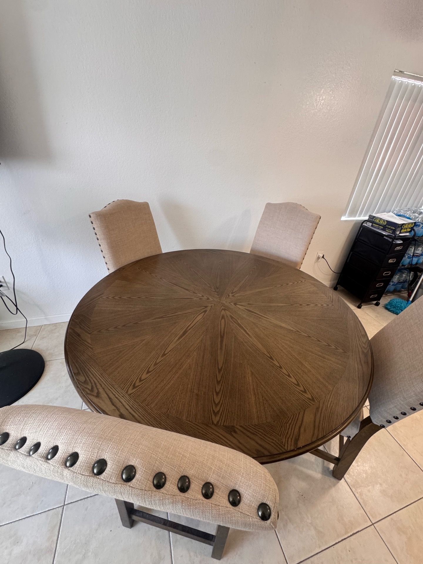 Round Table with 4 Chairs