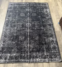 Brand new 5x7 area rug, 
