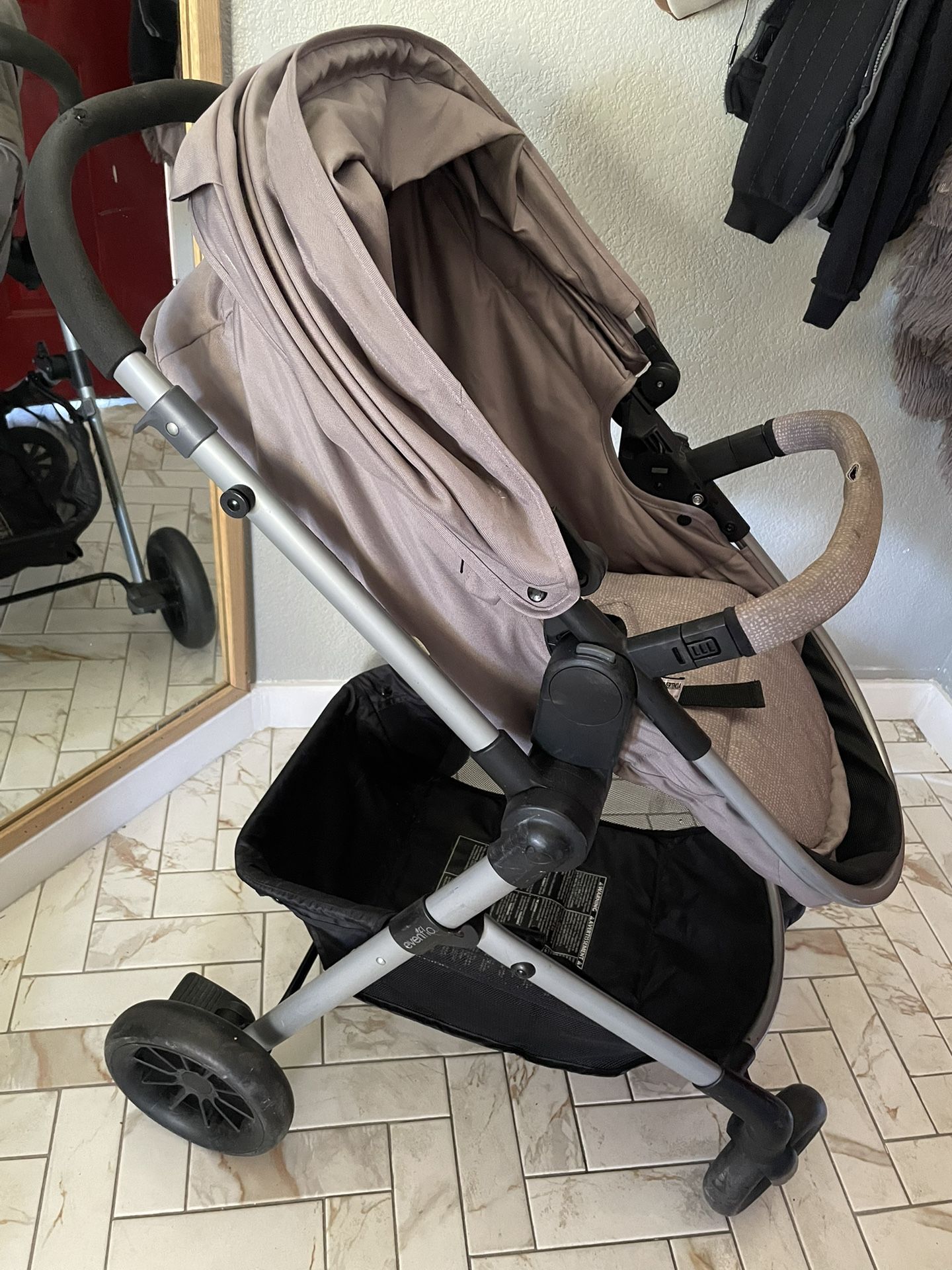 Evenflo Stroller (Converts To Bassinet)