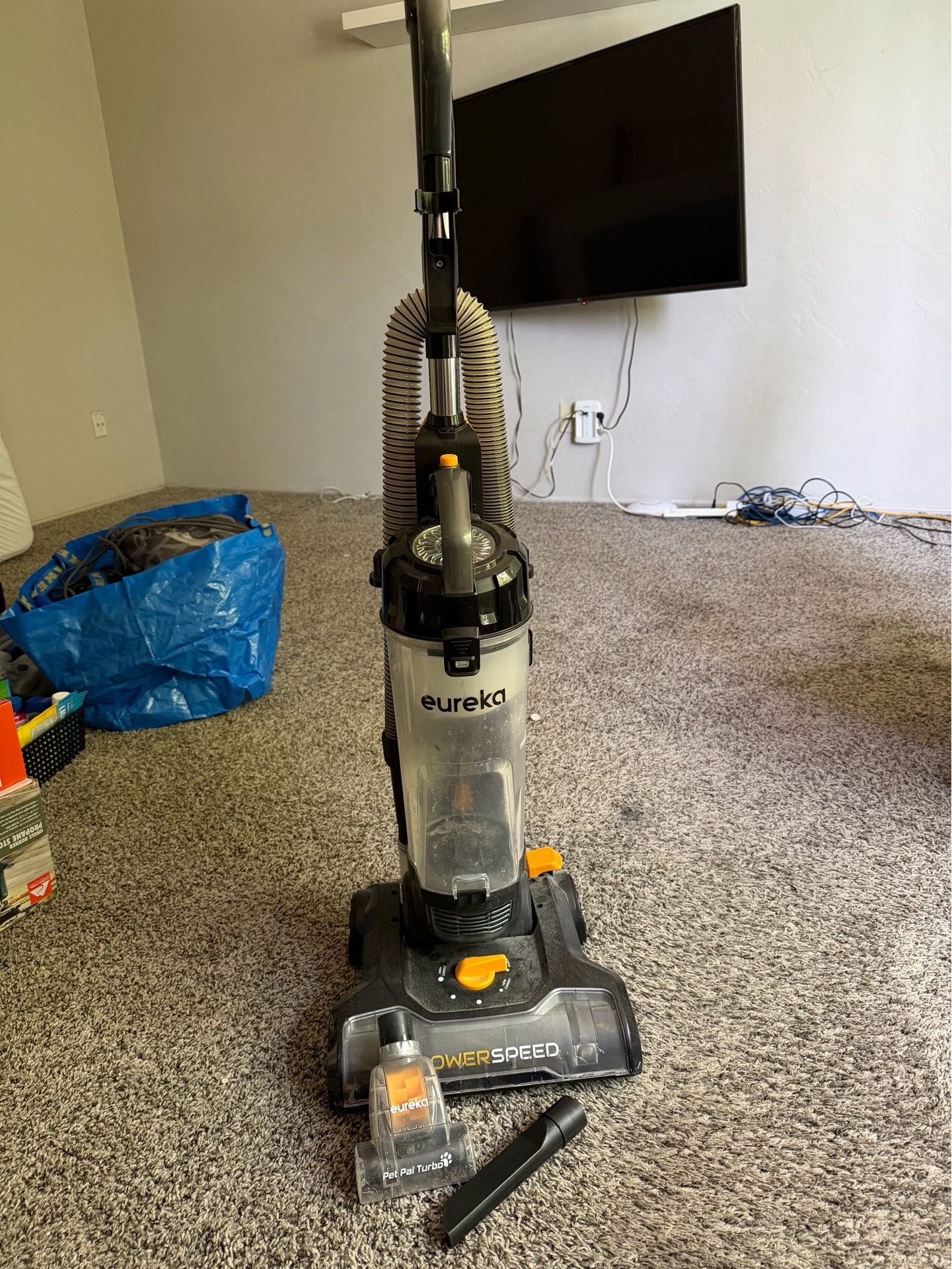 Eureka power speed Vaccum cleaner for carpet