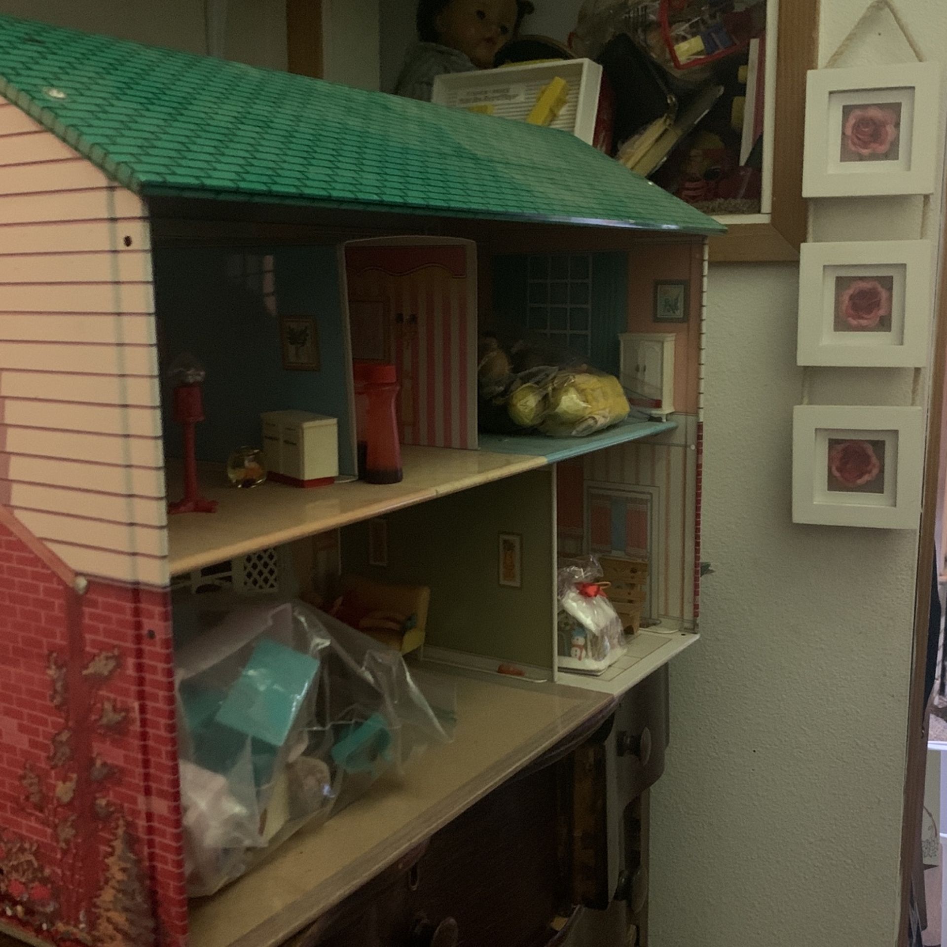 Vintage 1950s Wolverine Tin Doll House . With Lots Of Vintage And Antique Furnishings