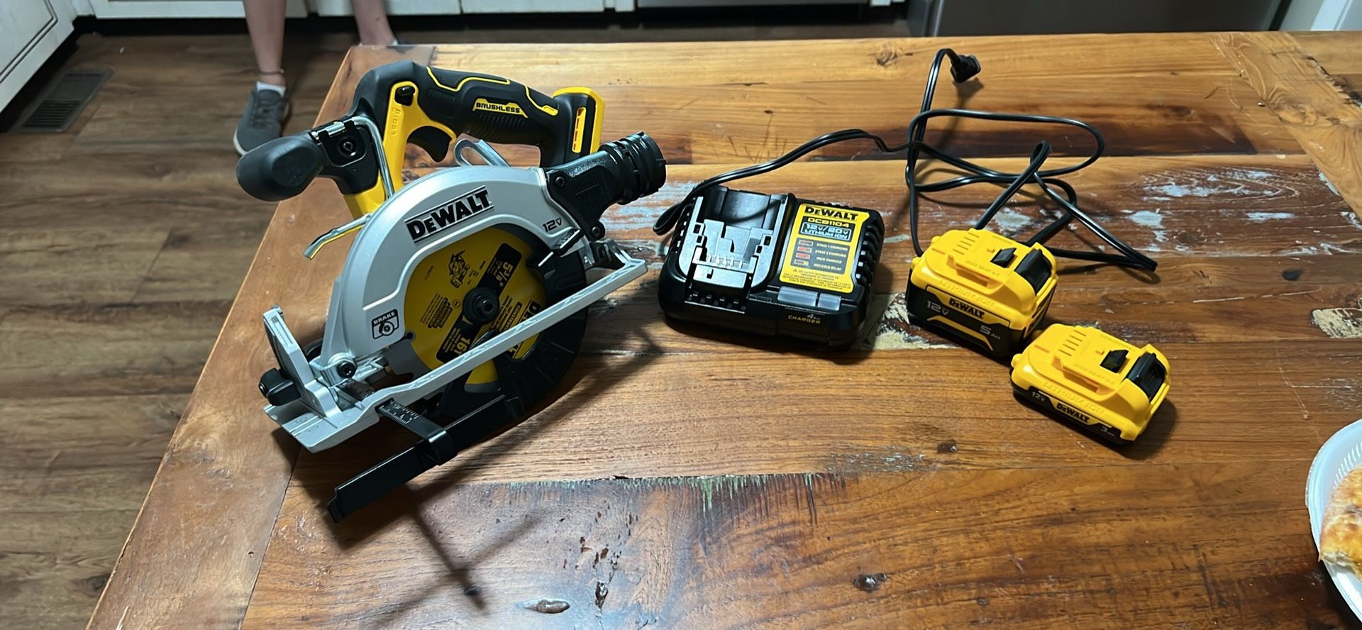 Dewalt 12v Circular Saw With 2 Batteries And Charger