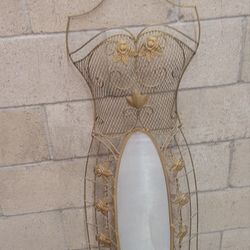 Wire Figure Mirror