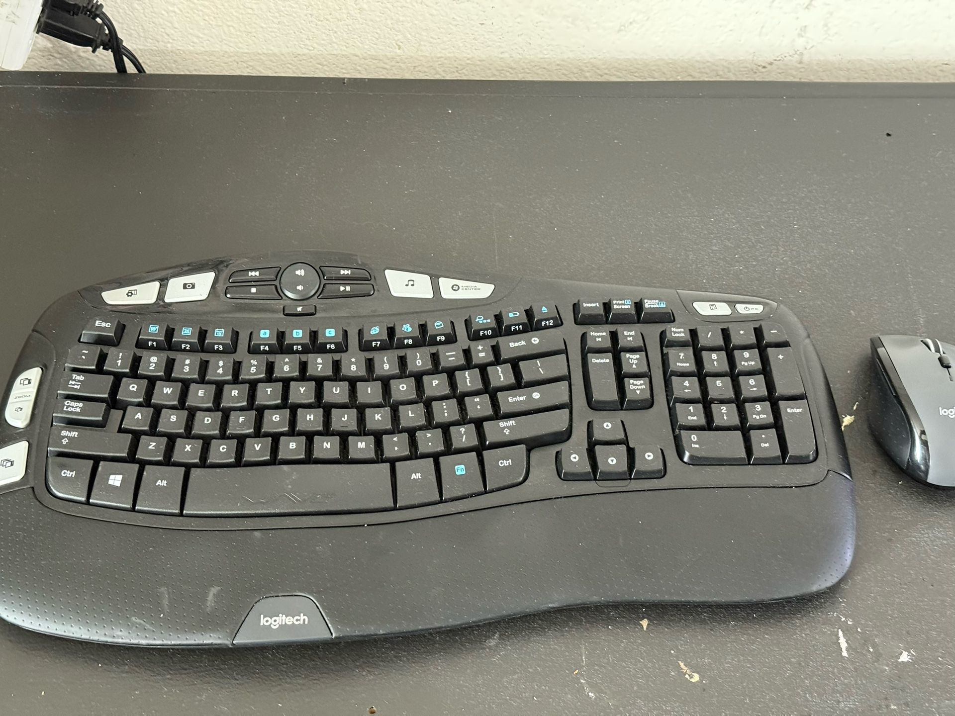 Logitech K350 Wireless Keyboard and Mouse (ergonomic, Wave)