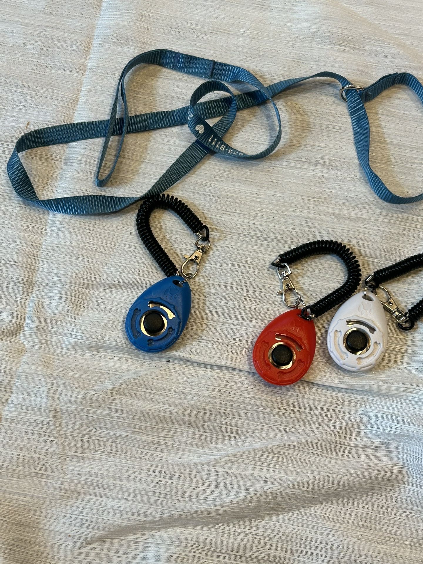 Dog Training Accessories 4pc. Lot Clickers & Self Tightening Lead