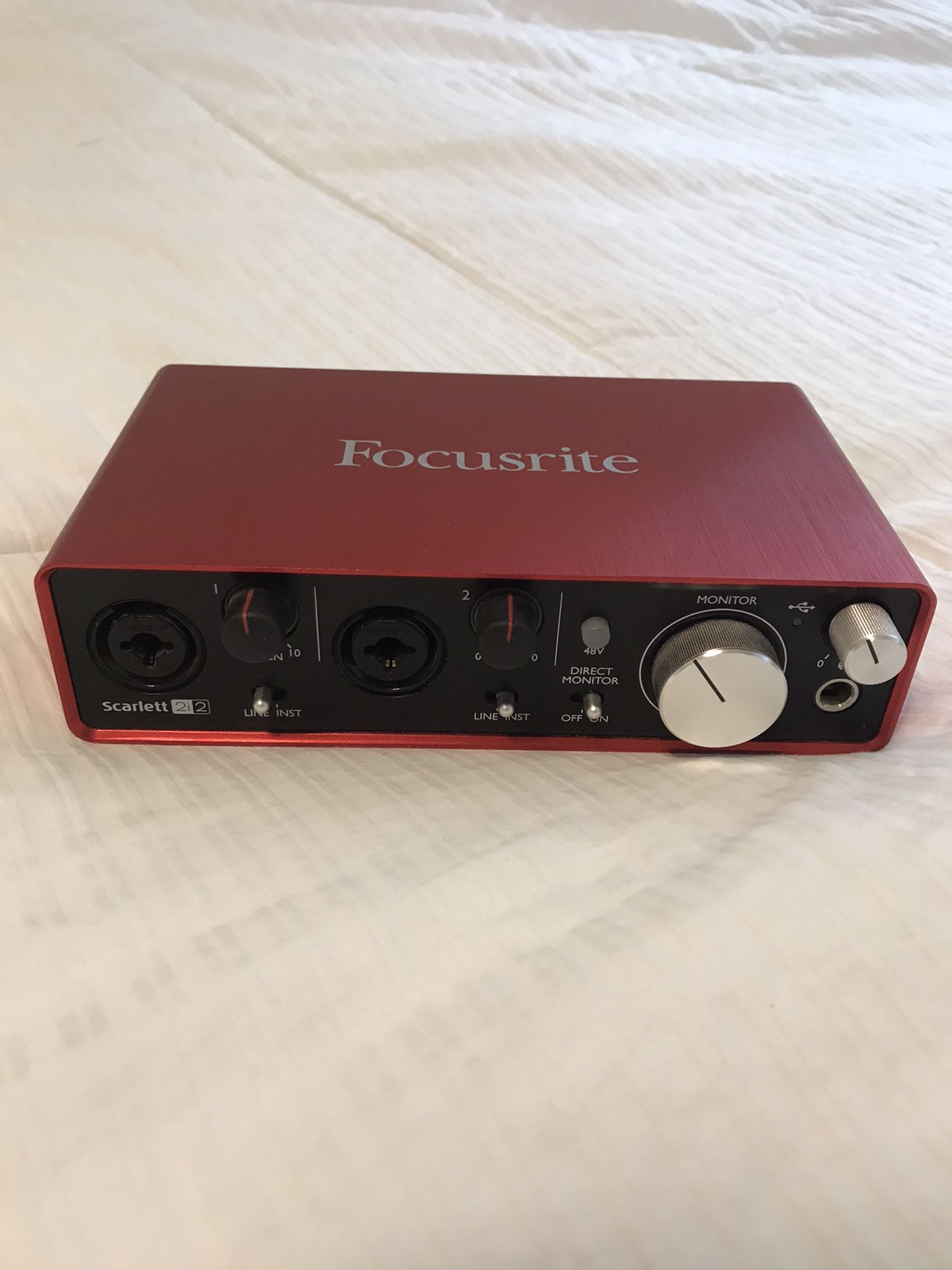 Focusrite Scarlett 2i2 (2nd Gen) USB Audio Interface