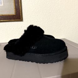 Uggs Slippers 