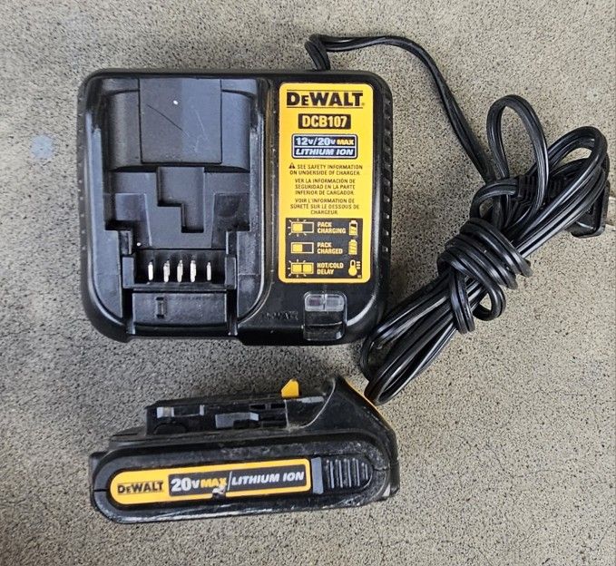 Dewalt 20v Battery & Charger DCB101 DCB107⁷