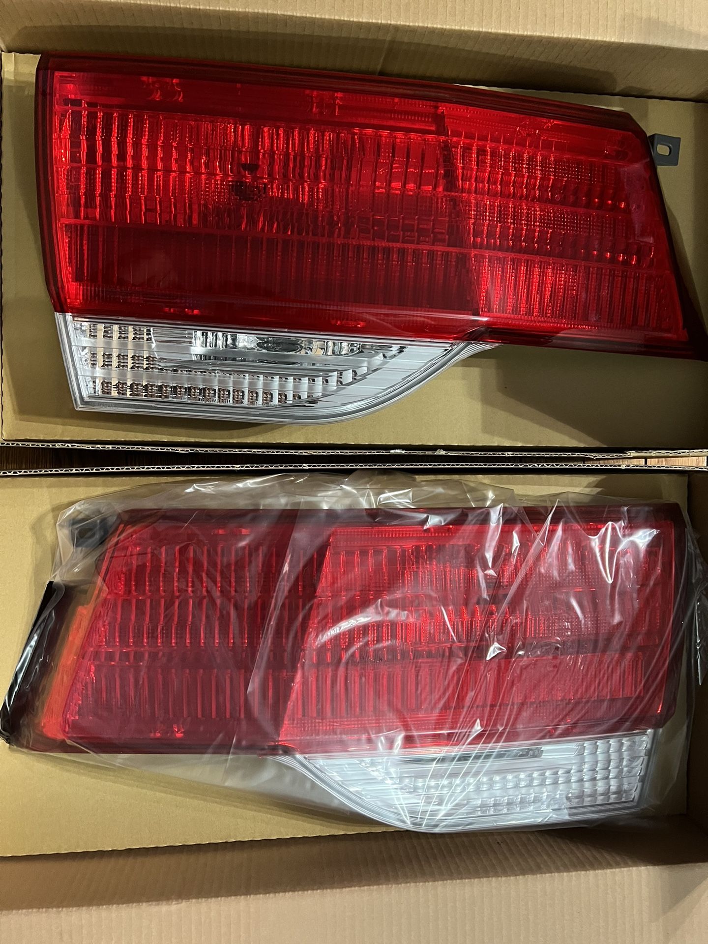 08-10 Honda Odyssey Tail Lights 