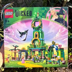 LEGO Wicked Welcome to Emerald City Collectible Toy 75684