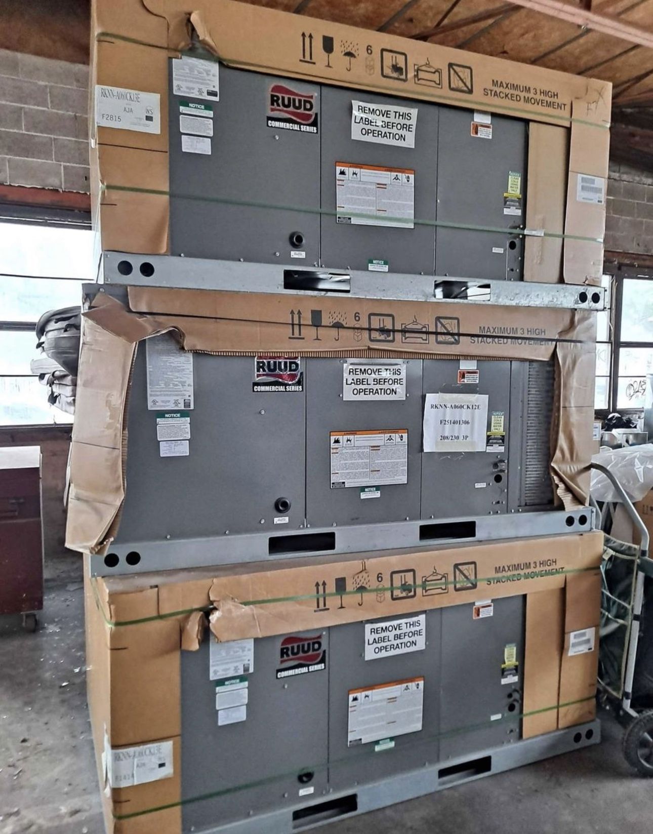 Ton RUUD Package Unit Gas Electric 208 230v 3ph M# RKNN A060CK12E