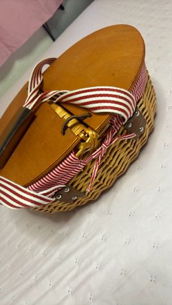 Picnic basket