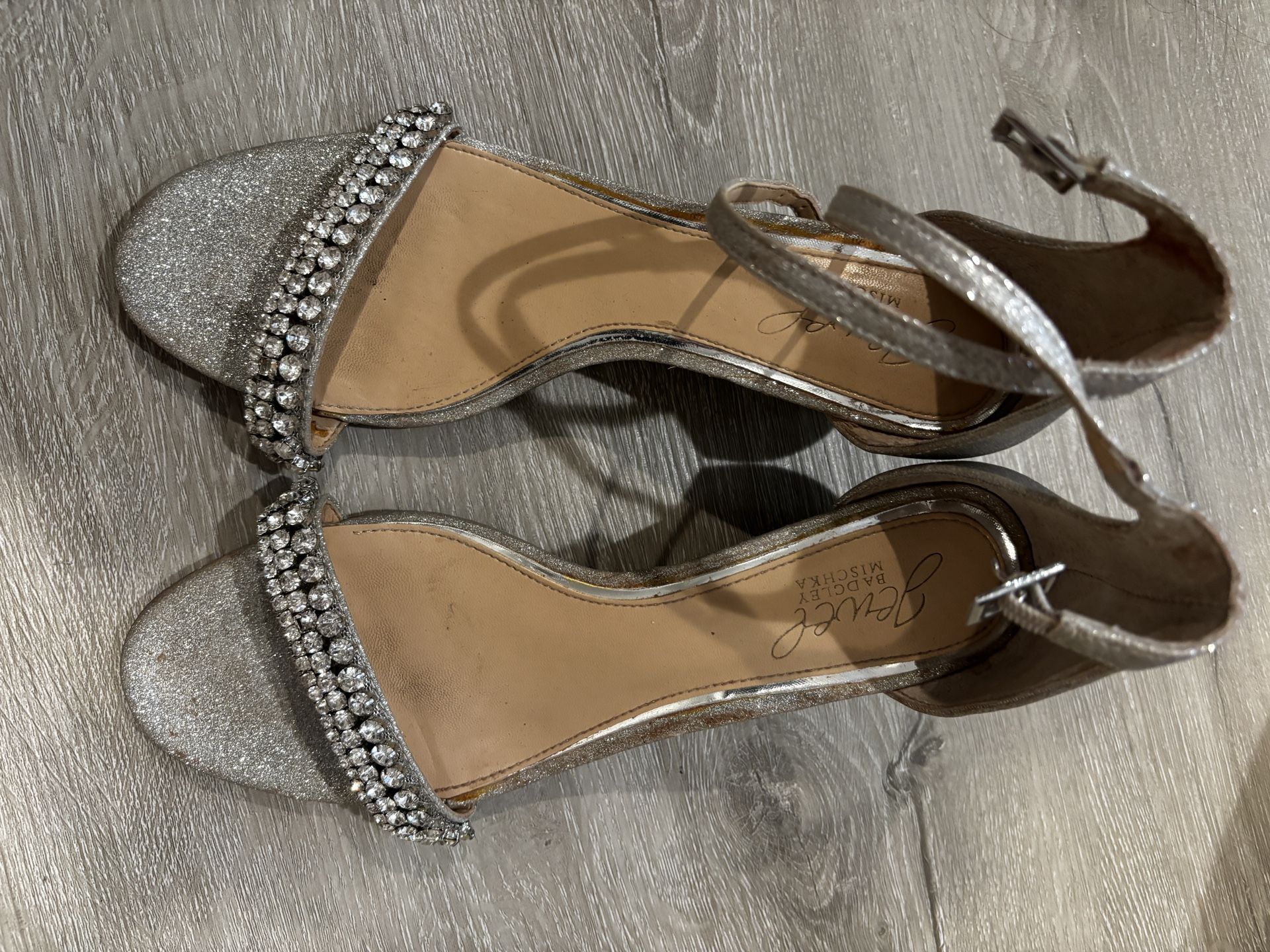 Jewel Badcley Party Sandel