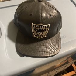 NEW Leather Snapback Raiders Cap.