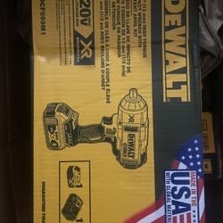 Milwaukee Dewalt drills comes with battery and charger