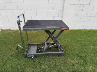 Pittsburgh 500 lb. Capacity Hydraulic Table Cart