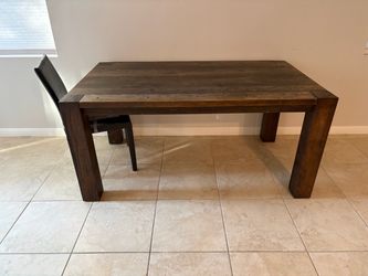 Crate and Barrel Dining Room Table 65”