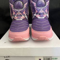 Toddler Snow Boots (size: 7)