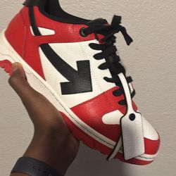 Off whites out of offfice size 44