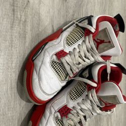 Air Jordans 4 Retro Fire Red 