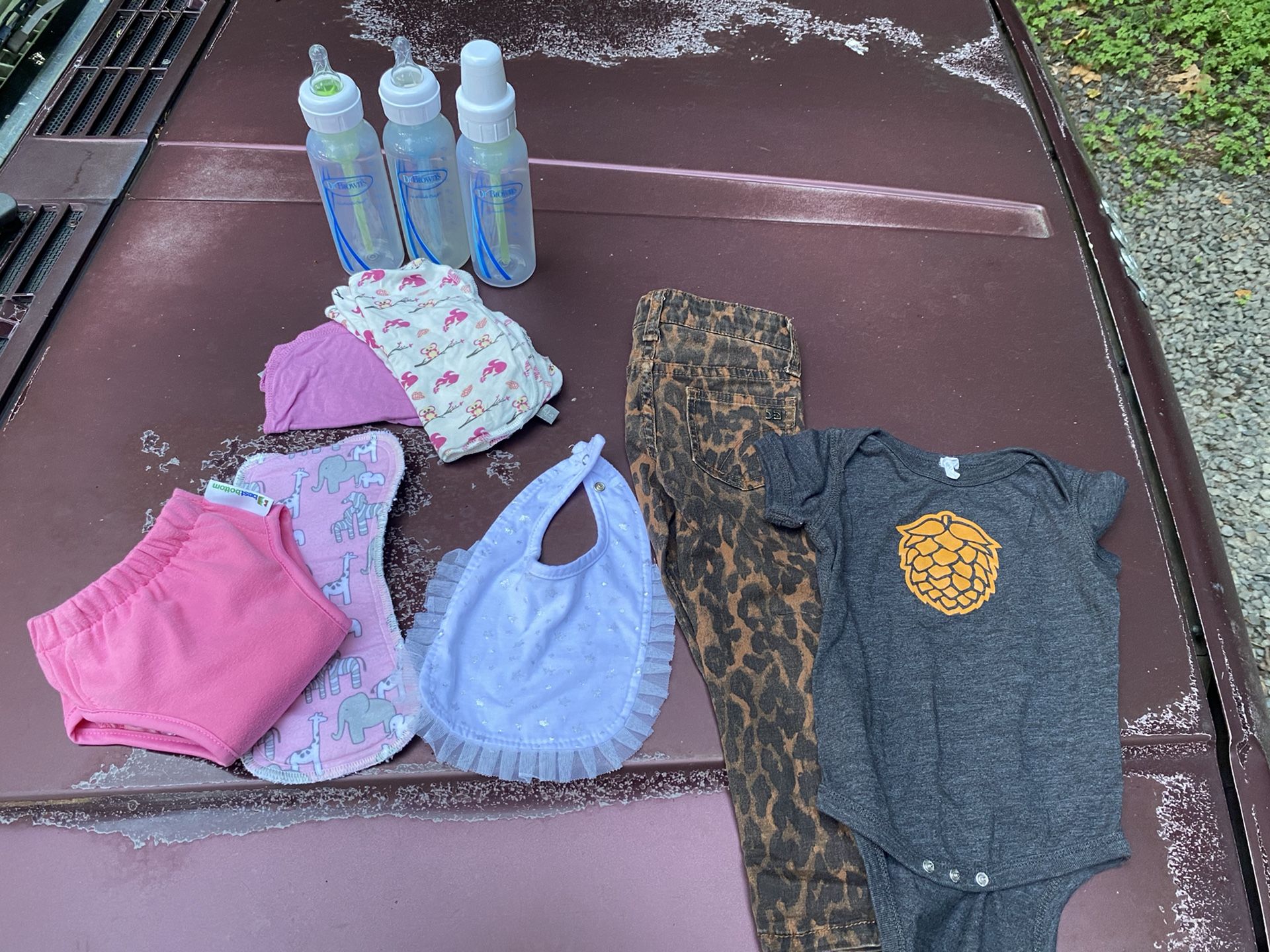 Baby clothes & bottles