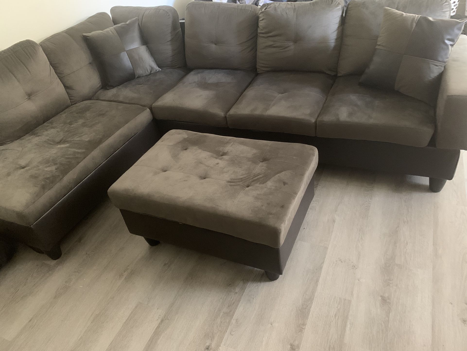 Couch 260$