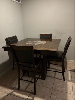 4 chair Dining table