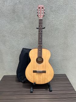 Born Hippie BHMN-NM Classical Nylon String Guitar w/ Gig Bag