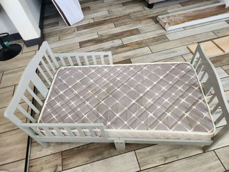 Toddler bed