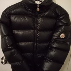 Black Moncler Size Small Flawless