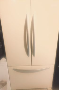 Kitchenaid Off-White French Door Refrigerator 